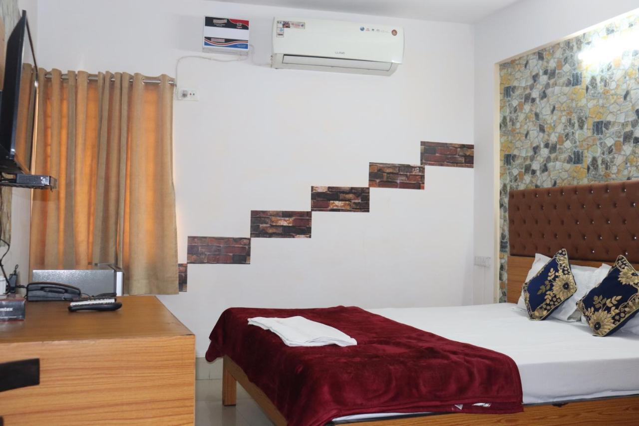 The Salvation Army Red Shield Guest House Колката Екстериор снимка